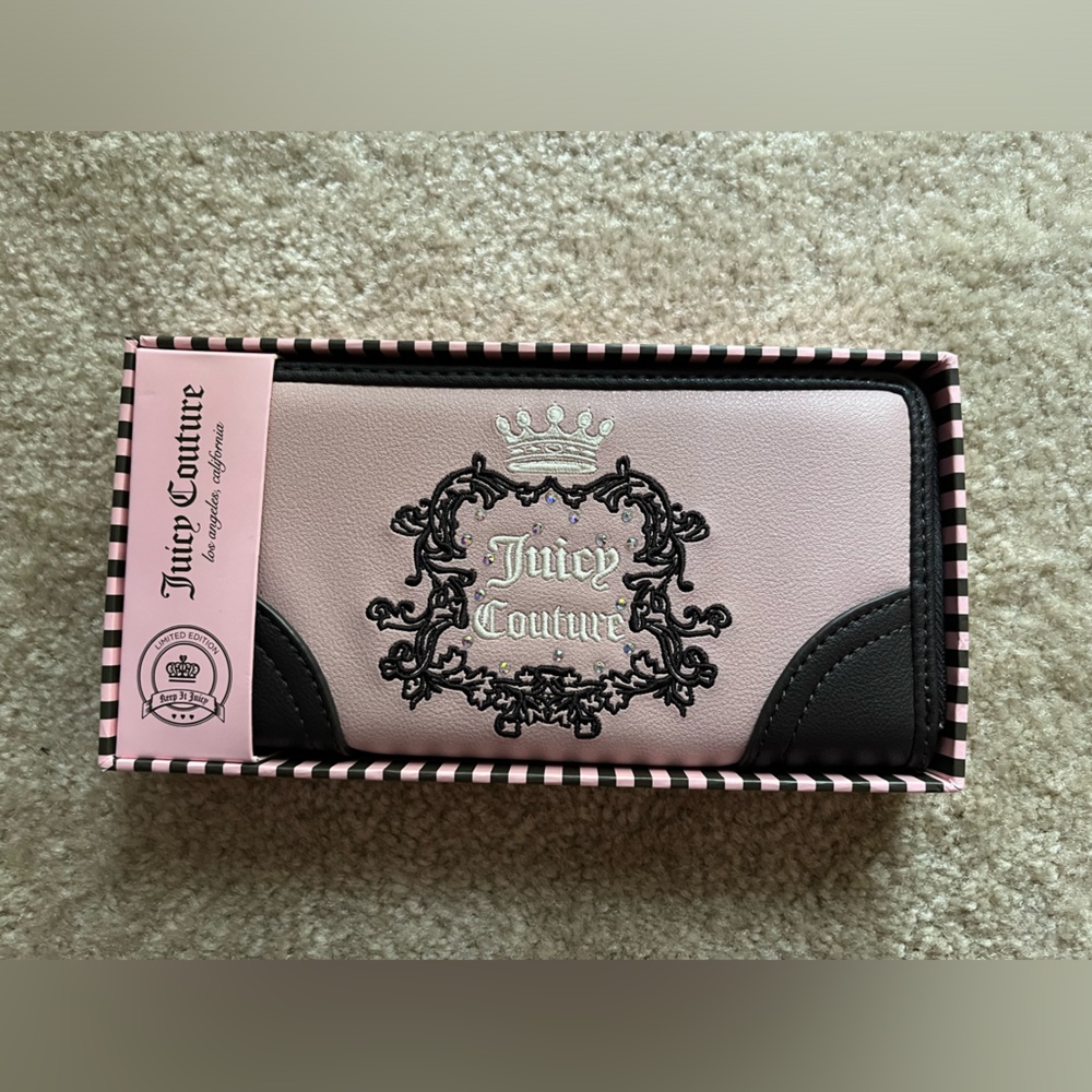 Juicy Couture Heritage Wallet NWT